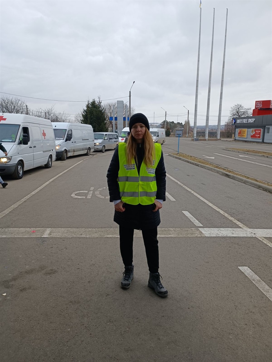 In Romania, Anastasia became a volunteer at the Ukrainian border