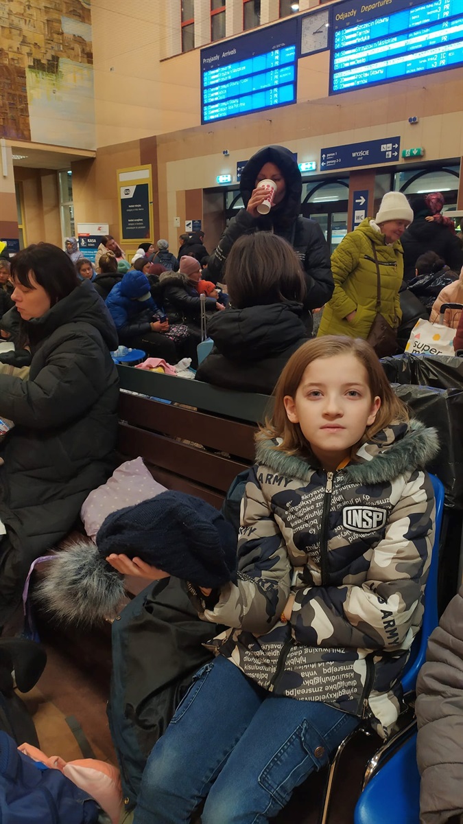 Liova, son, at the station during the evacuation