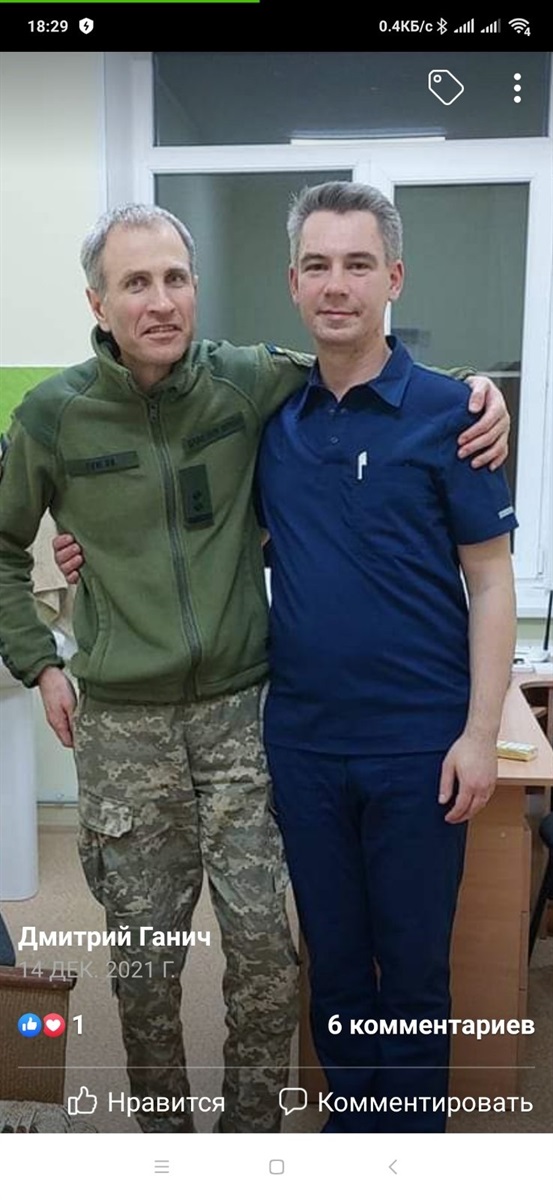 Dmytro Hanych (R) served as military surgeon in Chasiv Yar for three years
