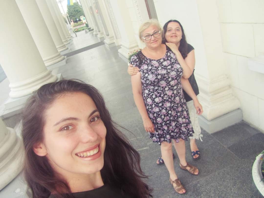 Halyna and her daughters in Mariupol before the war