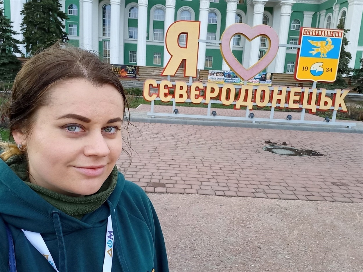 Working as a journalist for DOM TV channel. Photo: Courtesy of Anastasia Volkova